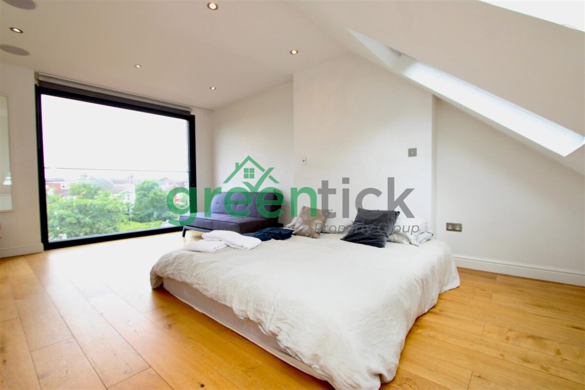 Downhills Way, London