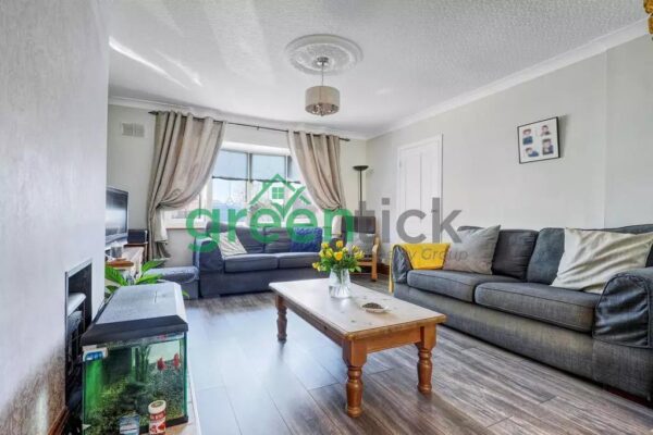 Hargreaves Close, Cheshunt