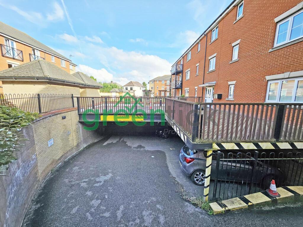 Fencepiece Road, Ilford