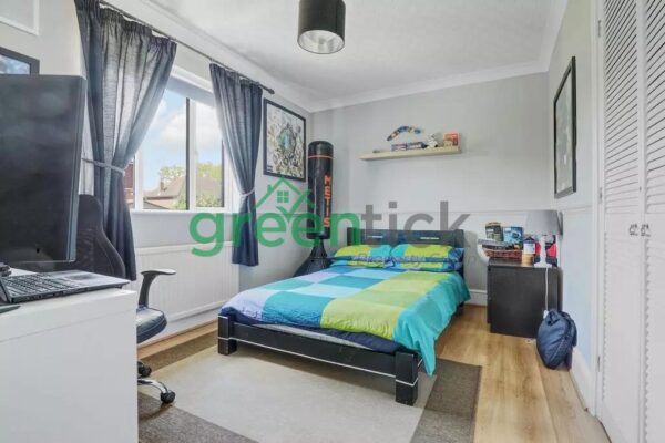 Hargreaves Close, Cheshunt