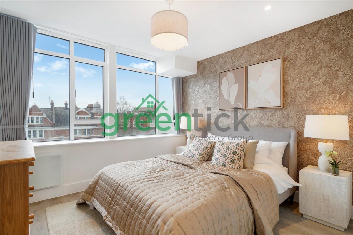 Streatham High Road, London