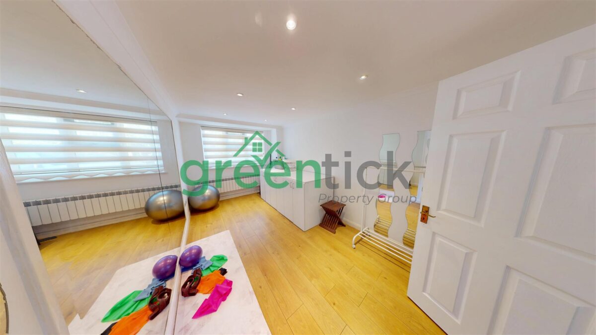 Denby Grange, Harlow