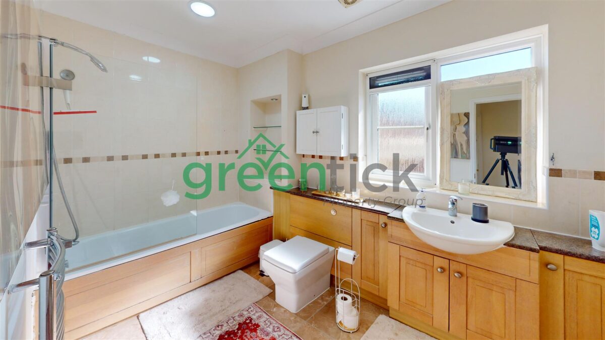 Denby Grange, Harlow