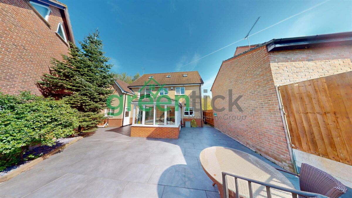 Denby Grange, Harlow