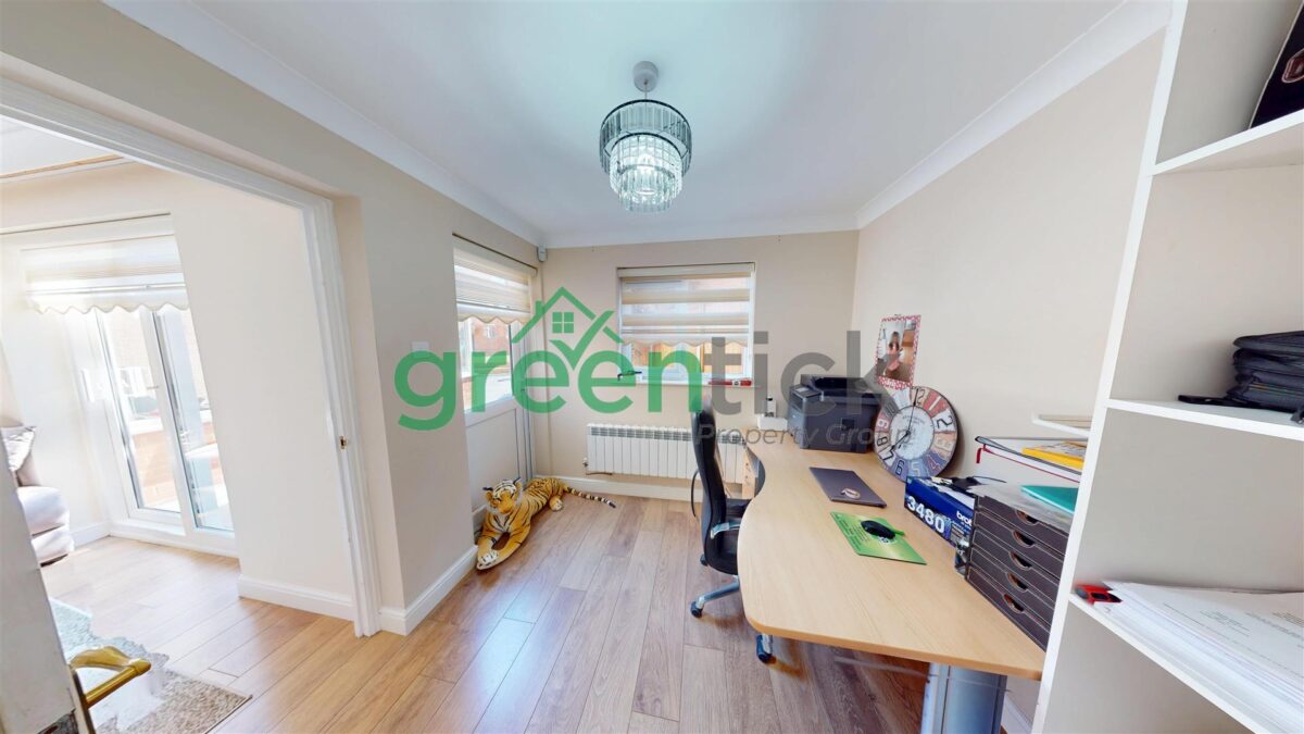 Denby Grange, Harlow