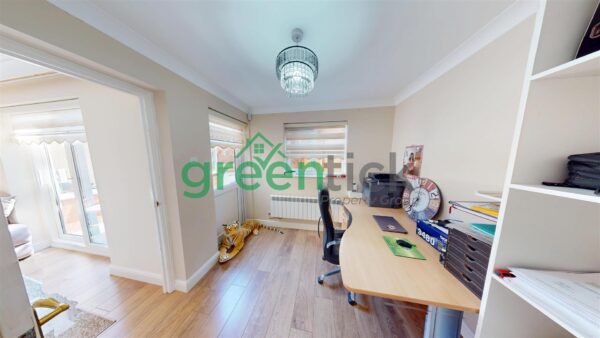 Denby Grange, Harlow