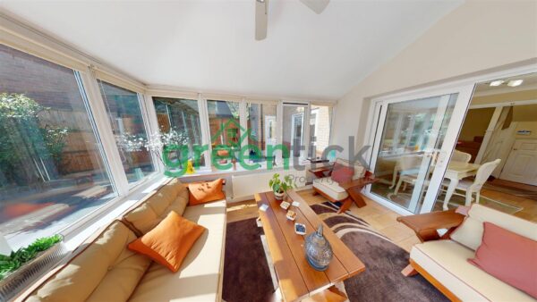 Denby Grange, Harlow