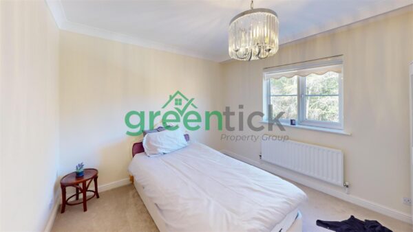 Denby Grange, Harlow